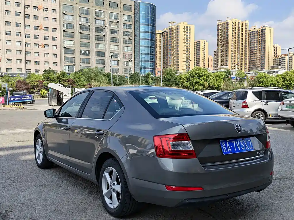 Skoda Octavia 2014 — фото 9