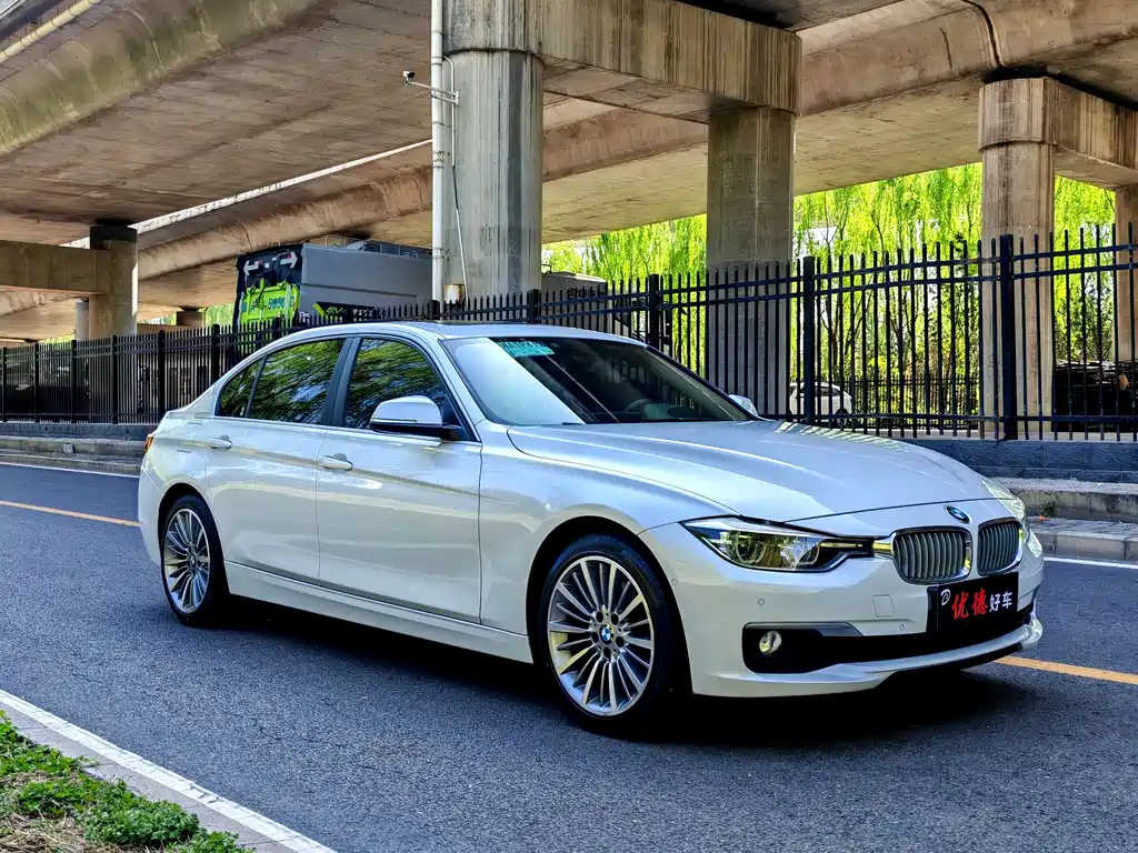 BMW 3 Series 2018 — фото 14