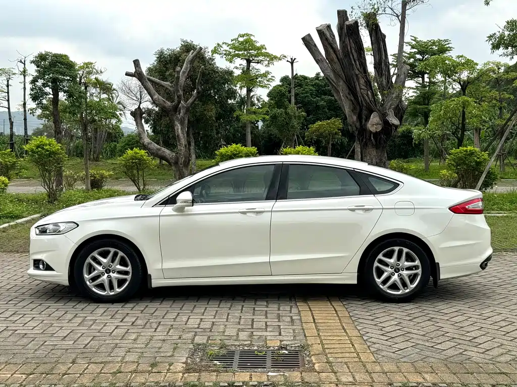 Ford Mondeo 2016 — фото 14