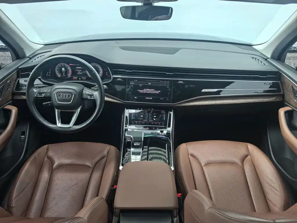 Audi Q7 2021 — фото 10