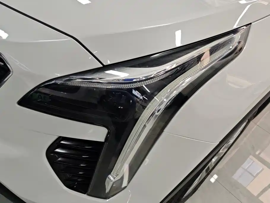 Cadillac XT4 2020 — фото 5