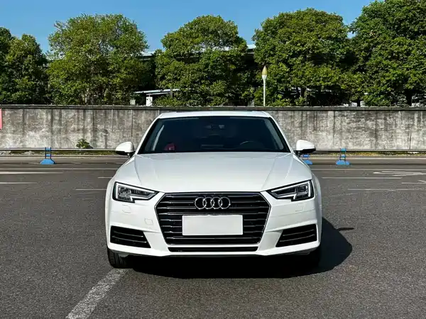 Audi A4L 2017