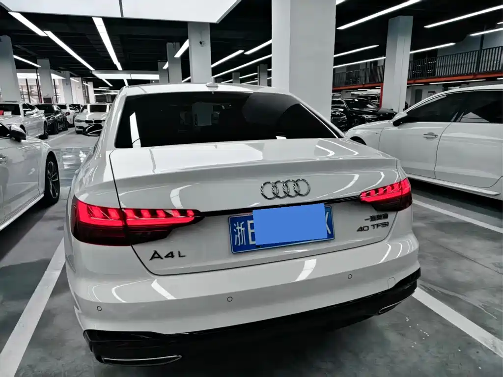 Audi A4L 2023 — фото 15