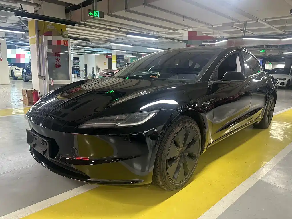 Tesla Model 3 2025