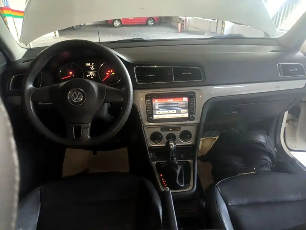 Volkswagen Lavida 2015 — фото 10