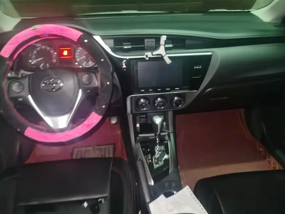 Toyota Corolla 2018 — фото 12