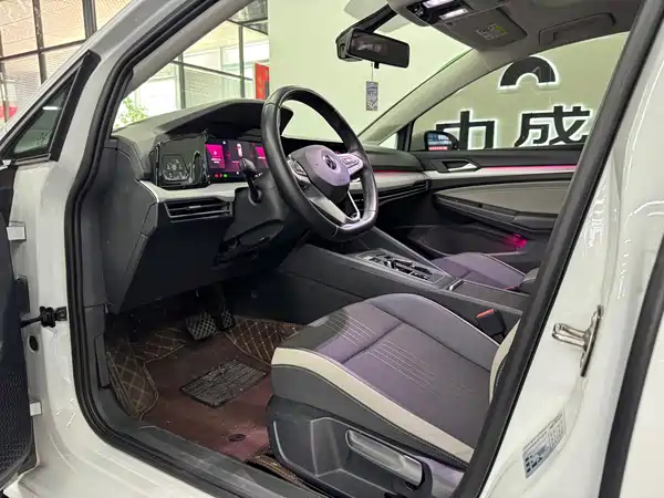 Volkswagen Golf 2021
