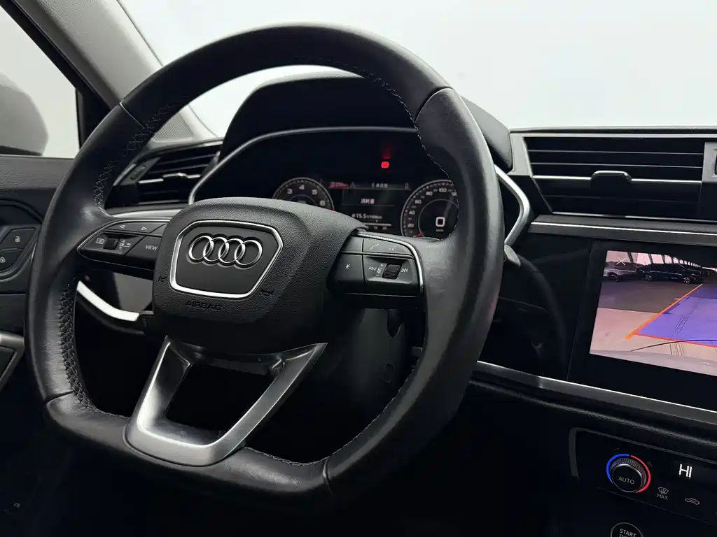 Audi Q3 2022 — фото 13
