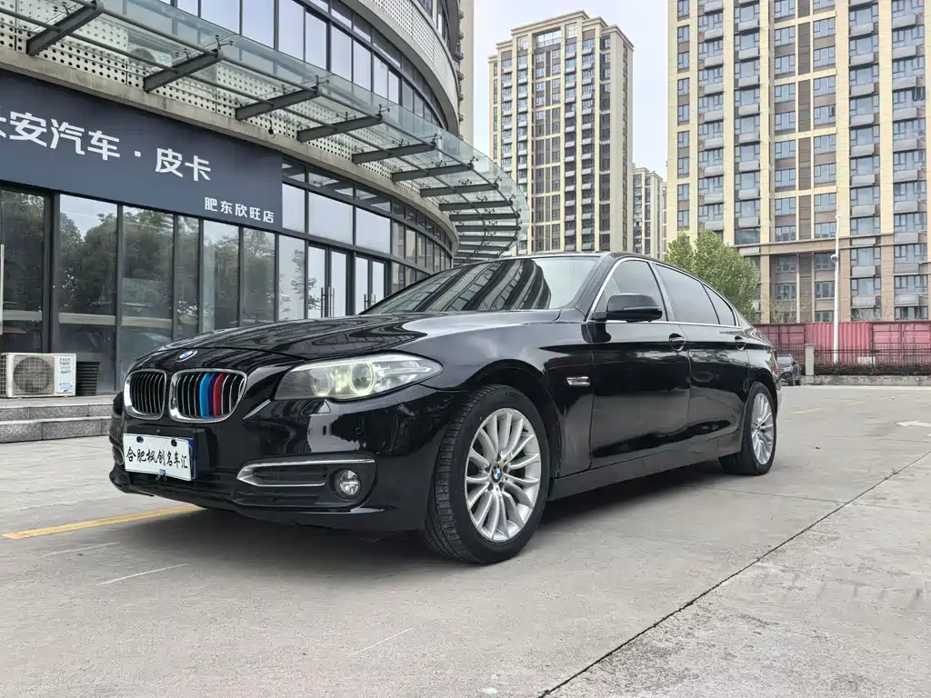 BMW 5 Series 2016 — фото 1