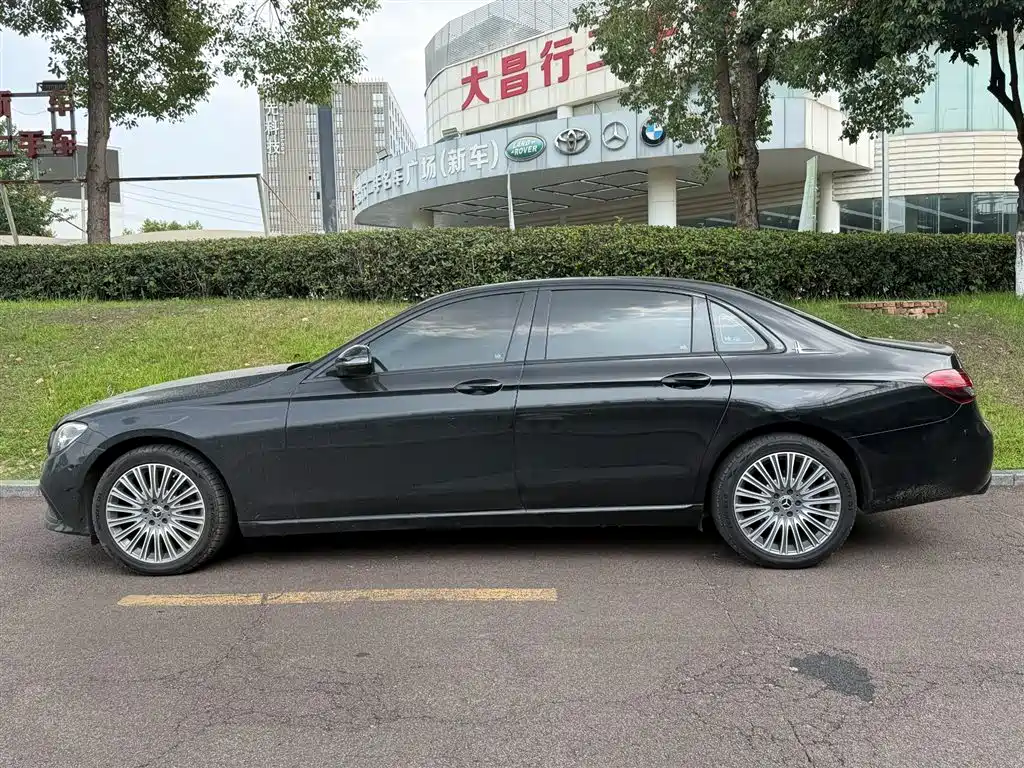 Mercedes-Benz E-Class 2023