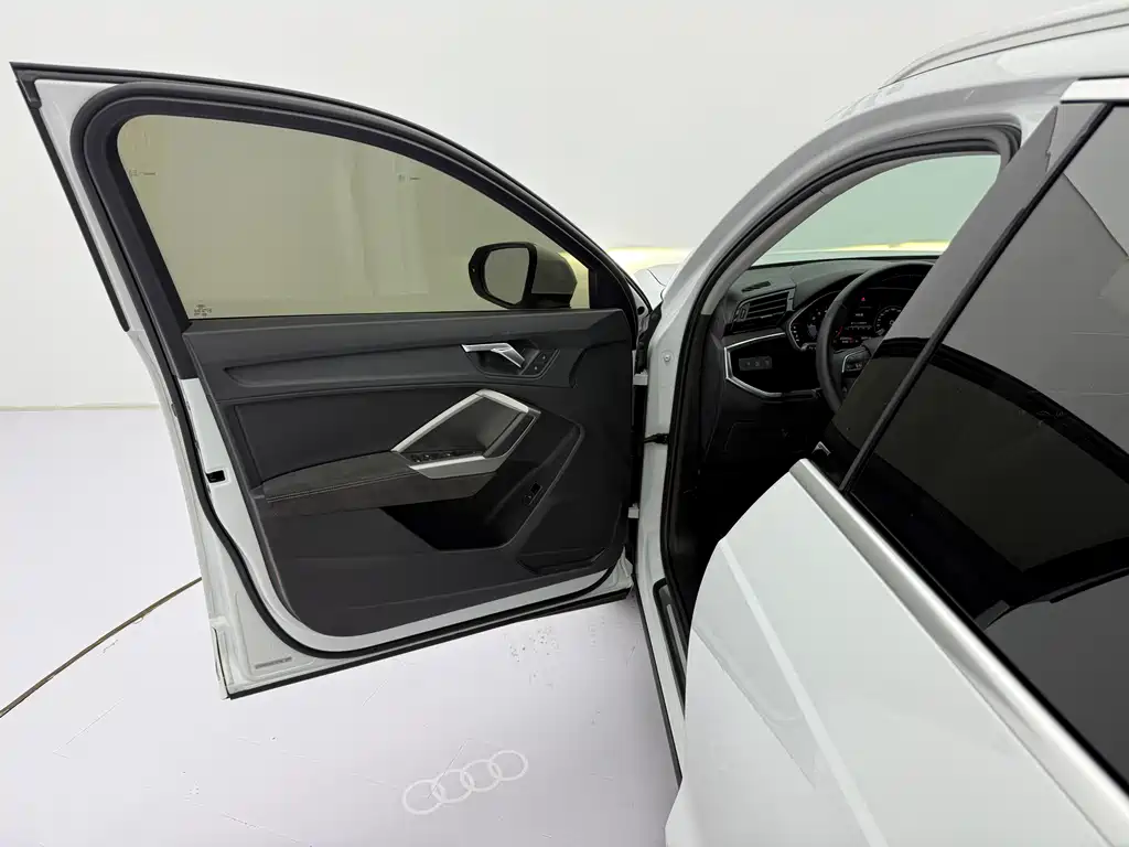 Audi Q3 2023 — фото 20