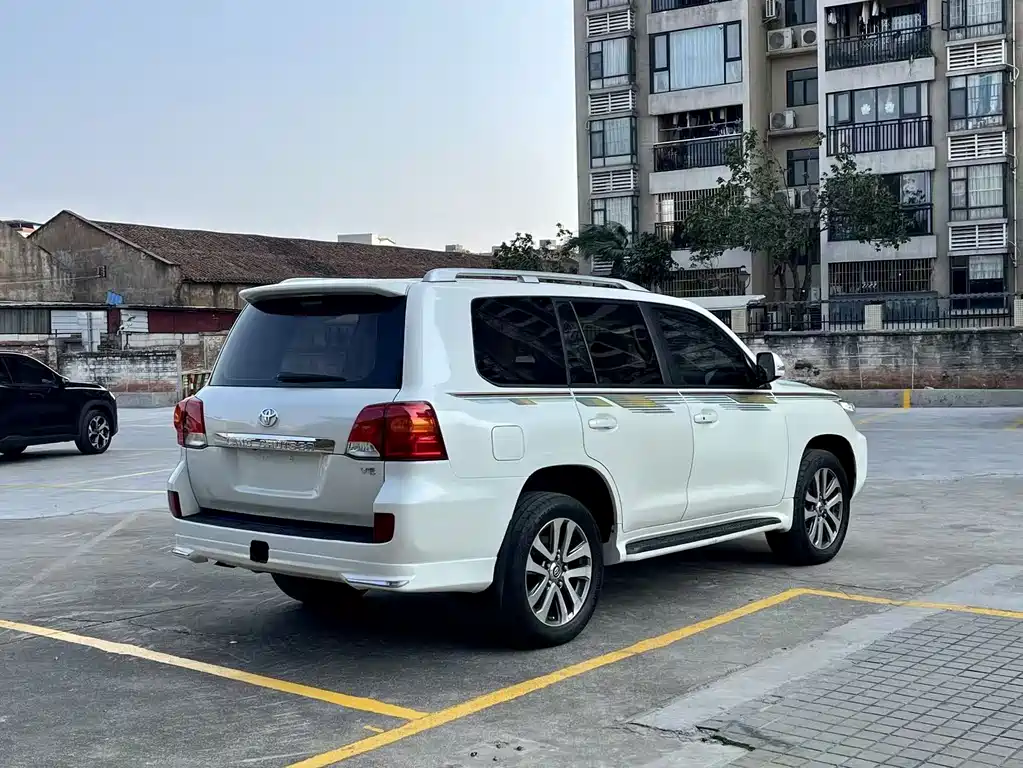 Toyota Land Cruiser 2016 — фото 6