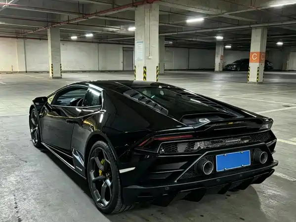 Lamborghini Huracan 2023