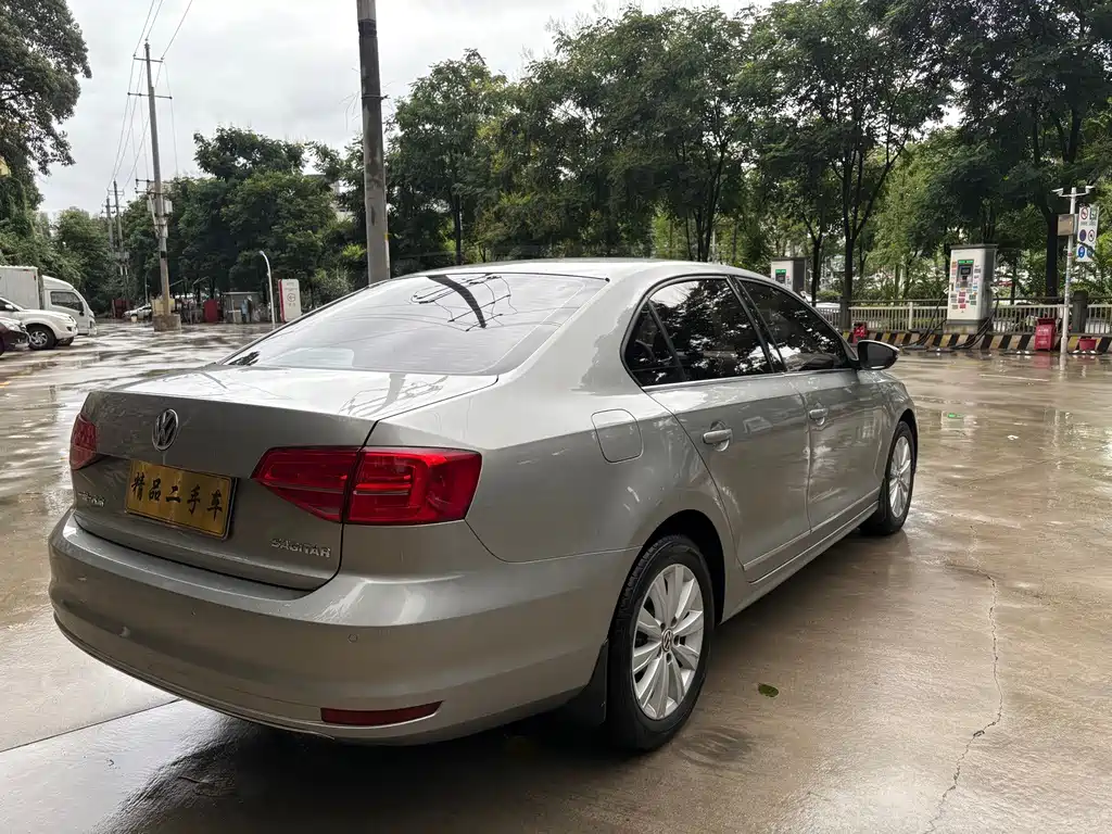 Volkswagen Sagitar 2016