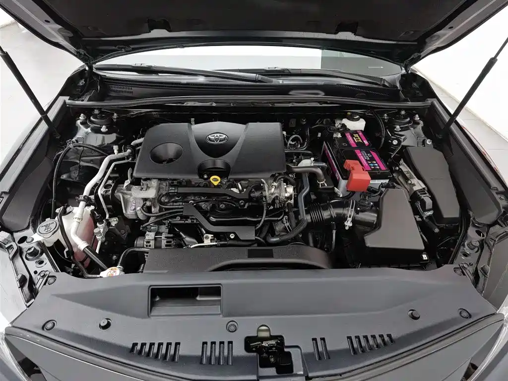 Toyota Camry 2022 — фото 6