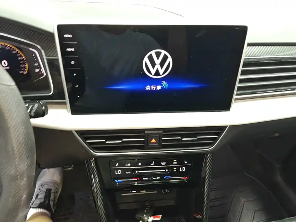 Volkswagen Tiguan L 2022 — фото 13