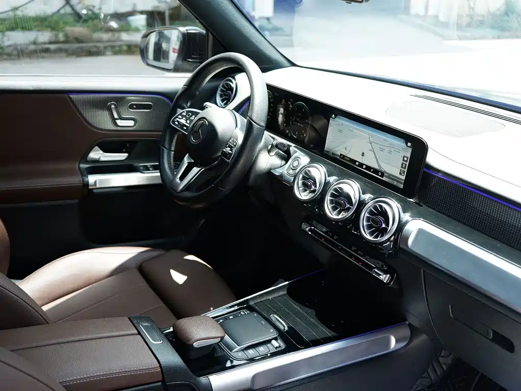 Mercedes-Benz GLB 2023 — фото 23