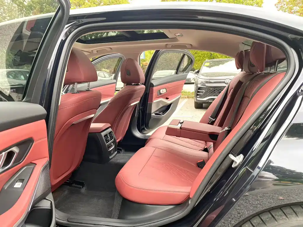 BMW 3 Series 2025