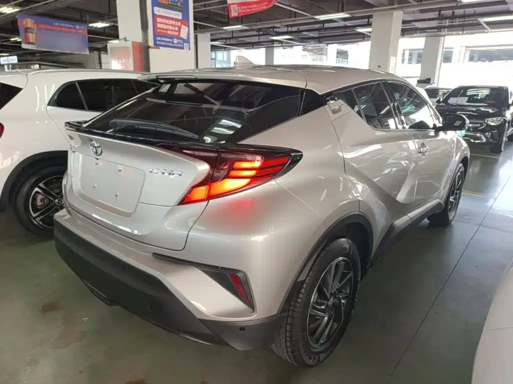 Toyota C-HR 2022 — фото 7