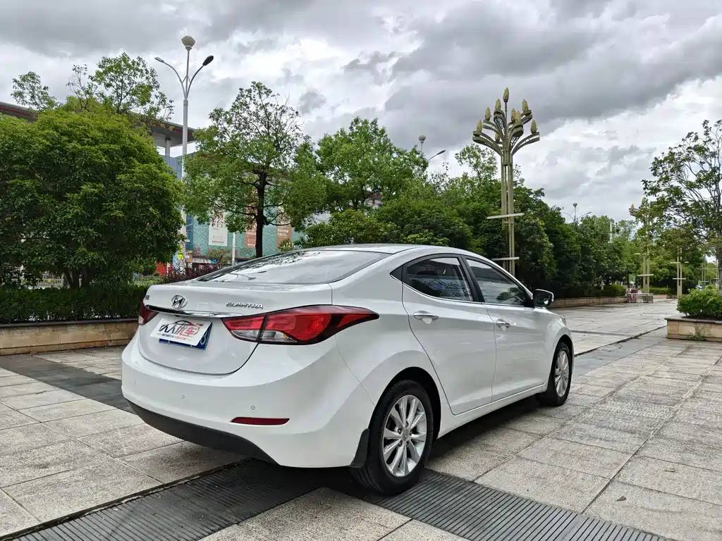 Hyundai Elantra 2016