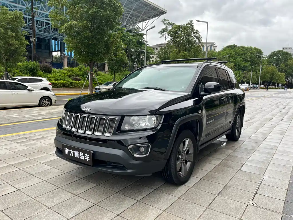 Jeep Compass 2015 — фото 1