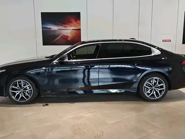 BMW i5 2024