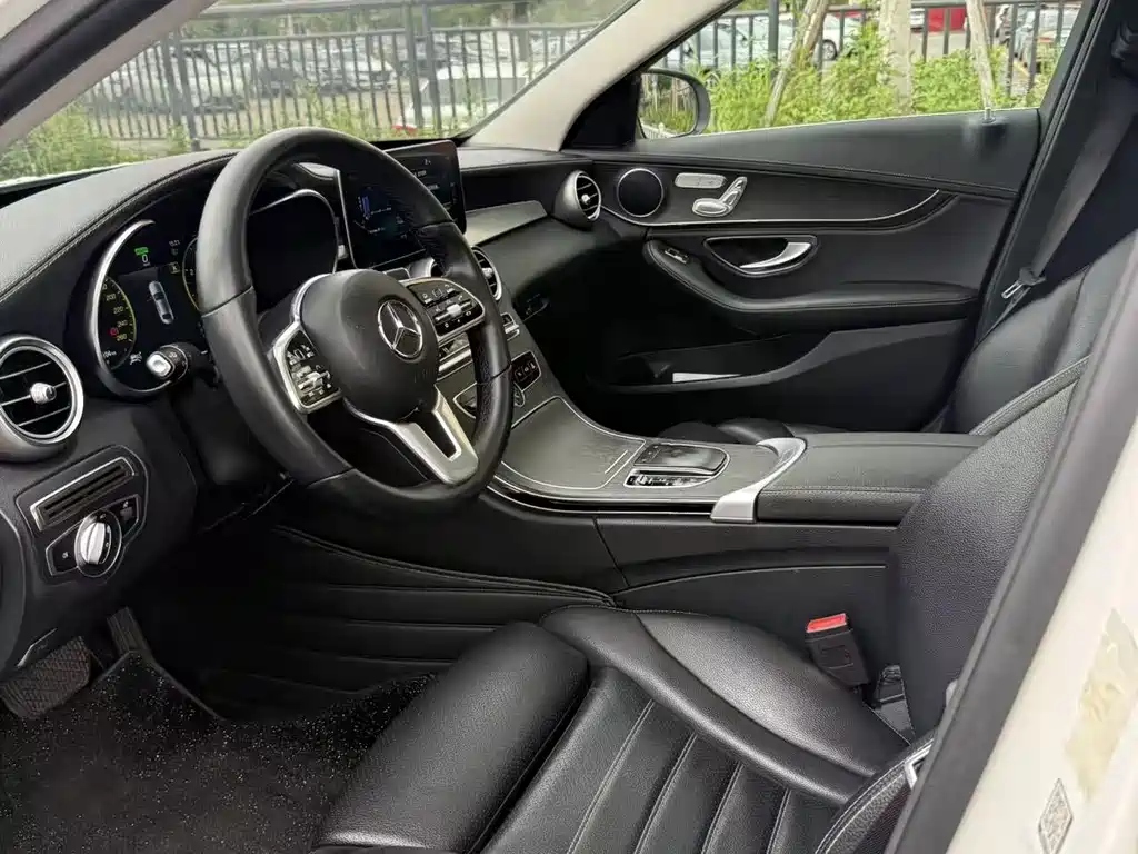 Mercedes-Benz C-Class 2019 — фото 4