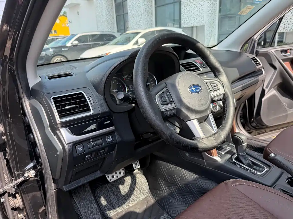 Subaru Forester 2016 — фото 9