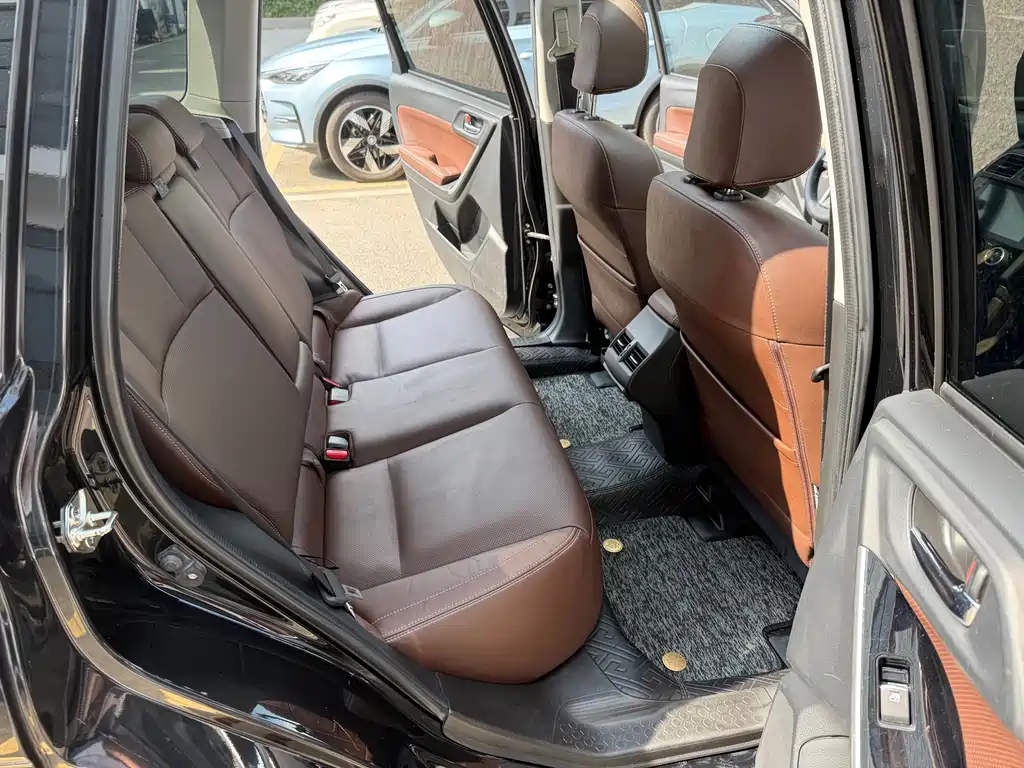 Subaru Forester 2016 — фото 16