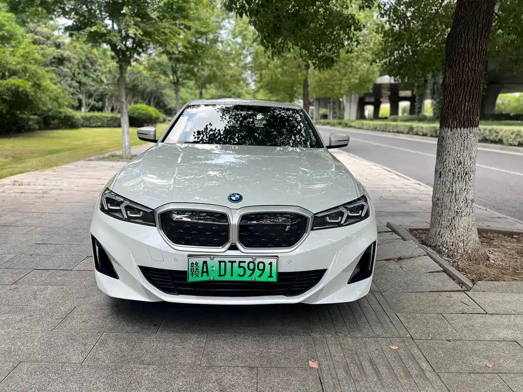 BMW i3 2023