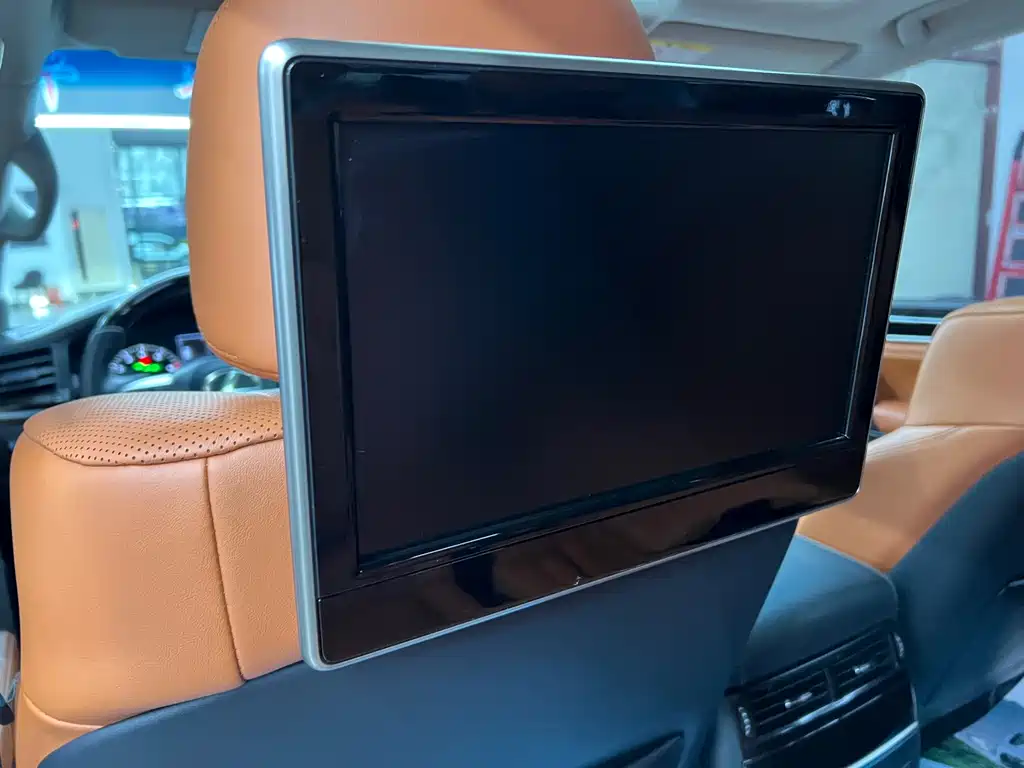 Lexus LX 2018 — фото 23