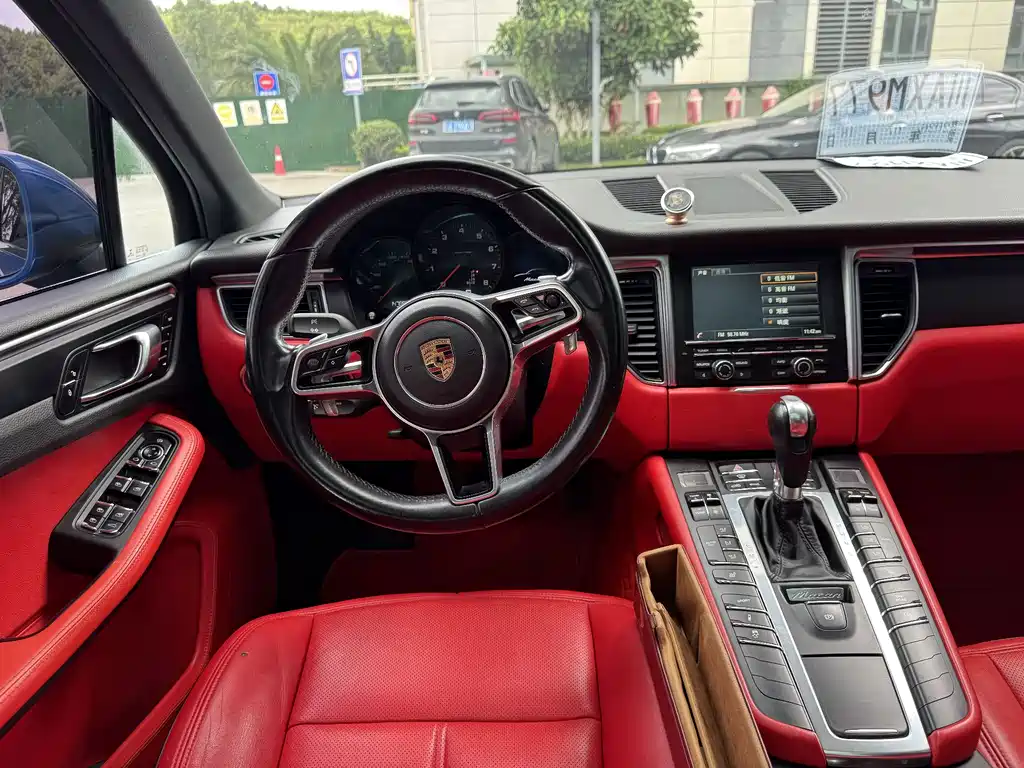 Porsche Macan 2016 — фото 13
