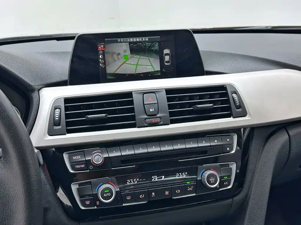 BMW 3 Series 2016 — фото 14