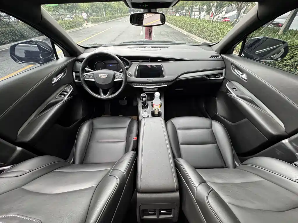 Cadillac XT4 2020 — фото 15