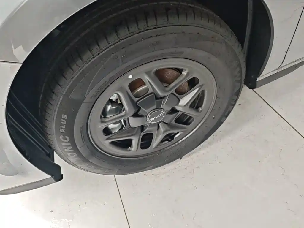 BYD Seal 05 DM-i 2026 — фото 23