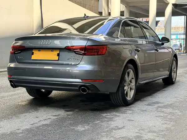 Audi A4L 2018