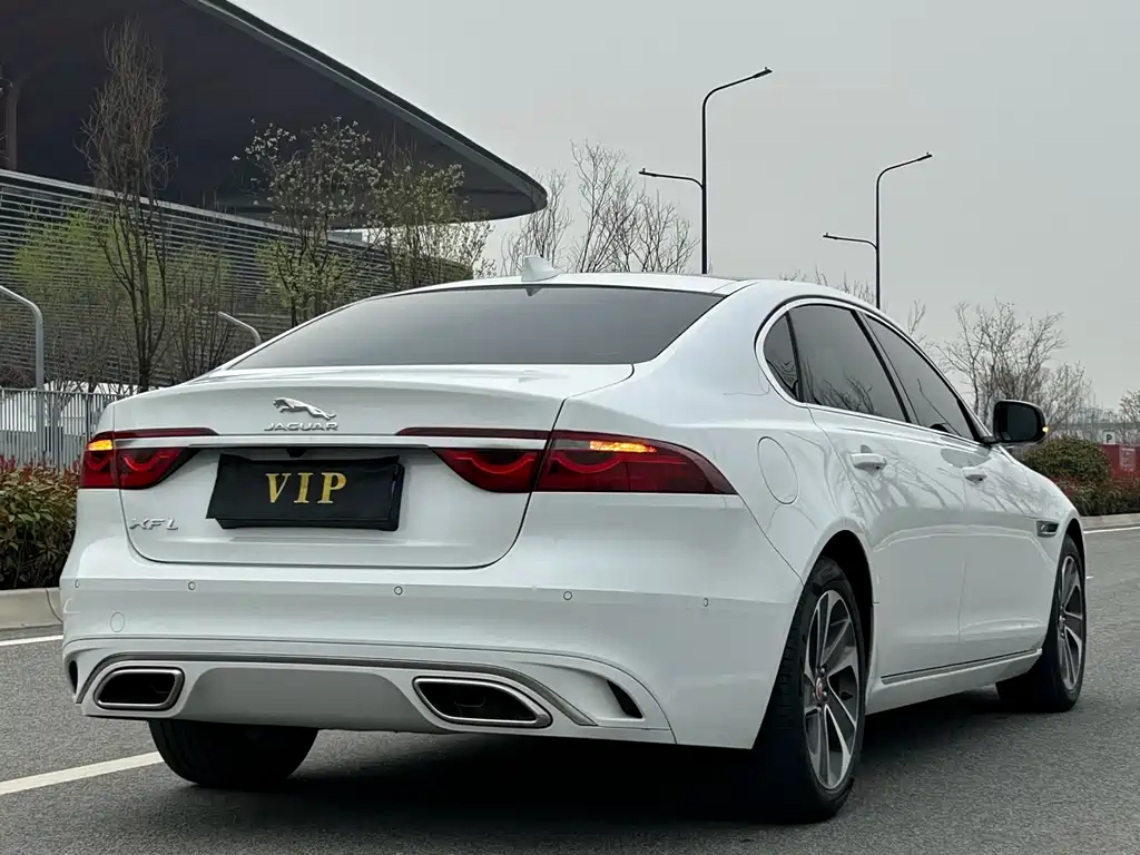 Jaguar XFL 2024 — фото 10