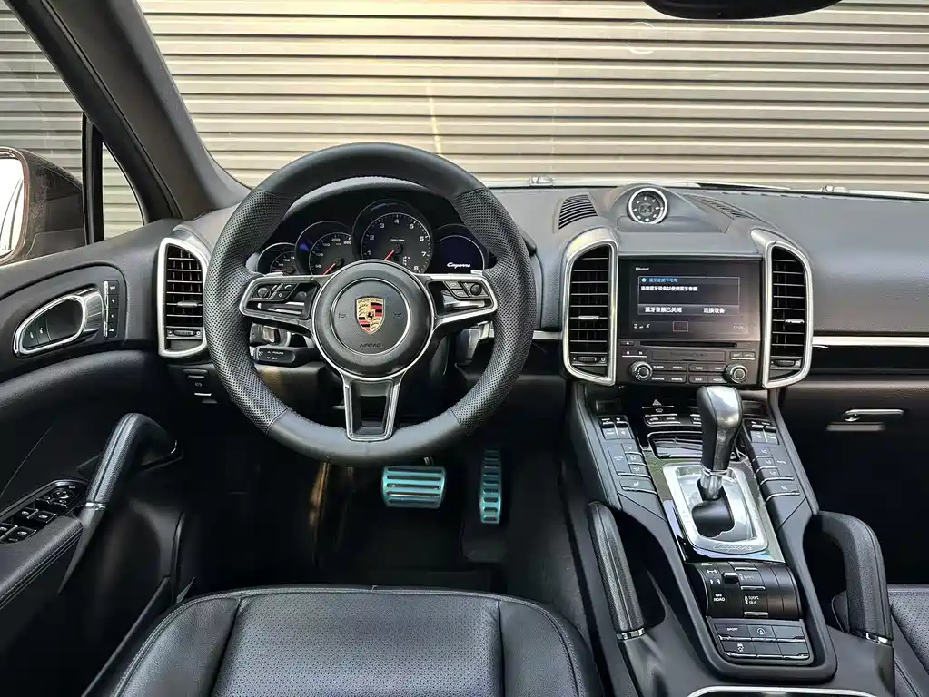 Porsche Cayenne 2017 — фото 8