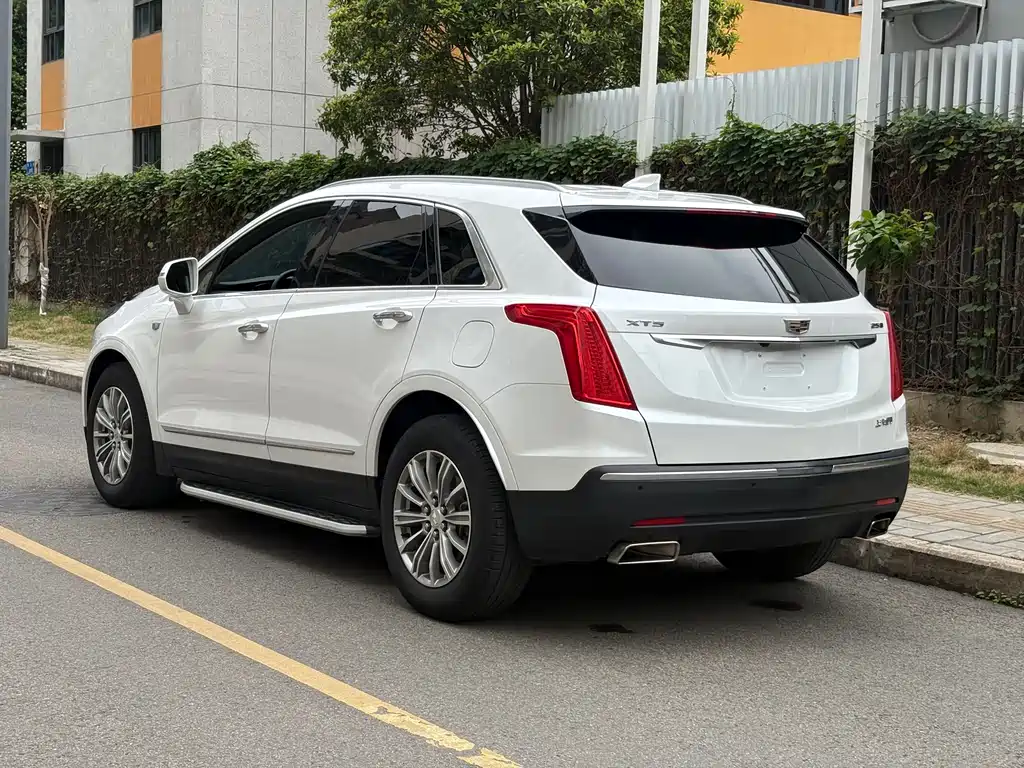 Cadillac XT5 2018 — фото 17
