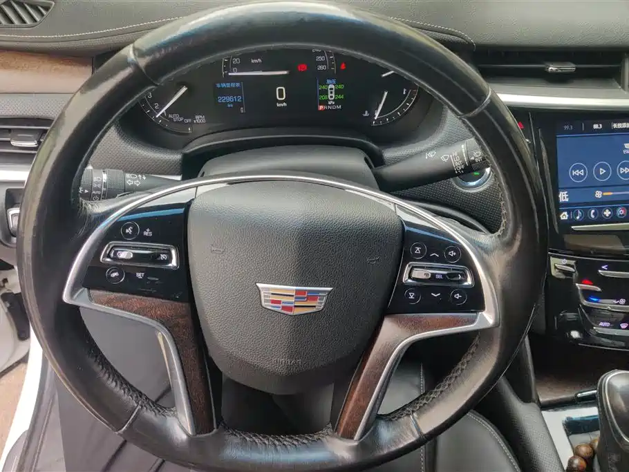 Cadillac XTS 2018 — фото 15