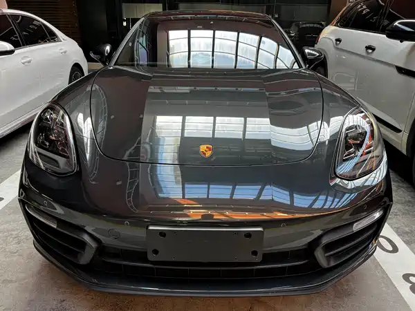 Porsche Panamera 2023
