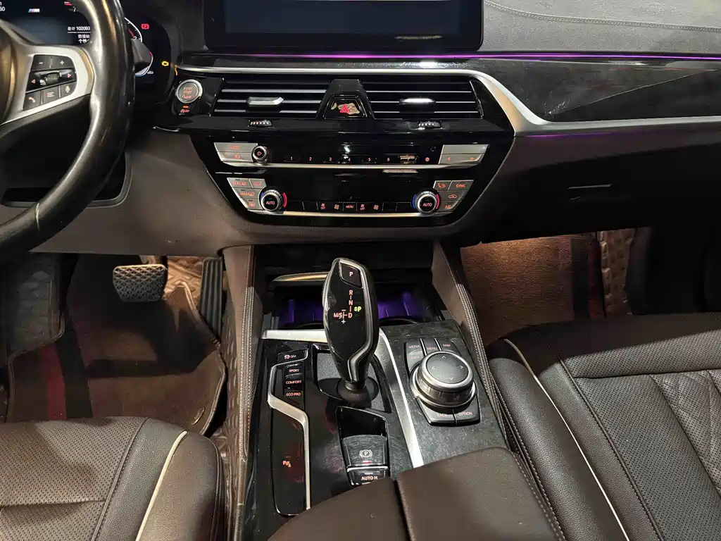 BMW 5 Series 2022 — фото 18