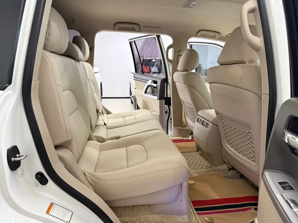 Toyota Land Cruiser 2018 — фото 11