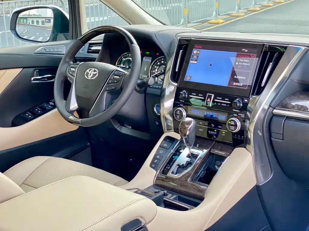 Toyota Vellfire 2020 — фото 10