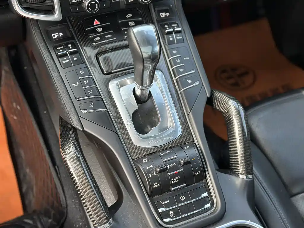 Porsche Cayenne 2015 — фото 13