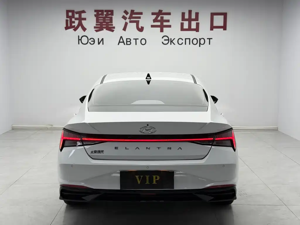 Hyundai Elantra 2022