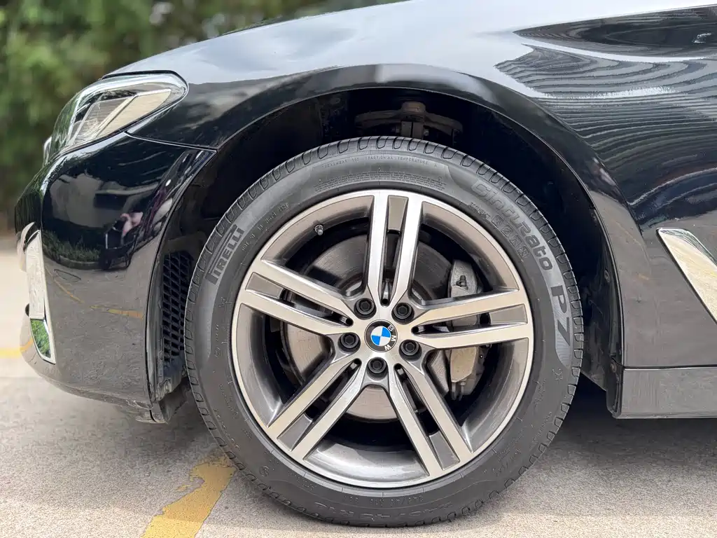 BMW 5 Series 2020 — фото 12