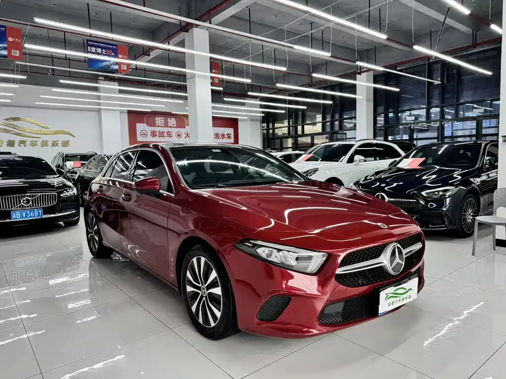 Mercedes-Benz A-Class 2022 — фото 3