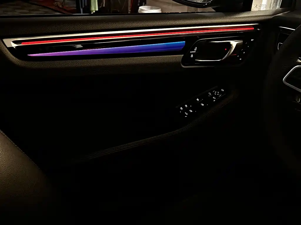 Porsche Macan 2020 — фото 32