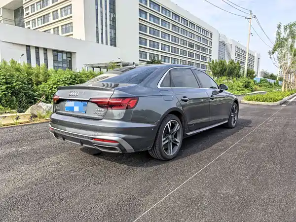 Audi A4L 2021